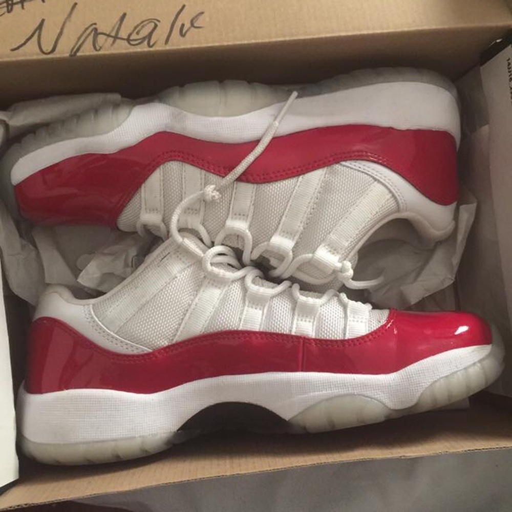 Cherry red 11’s